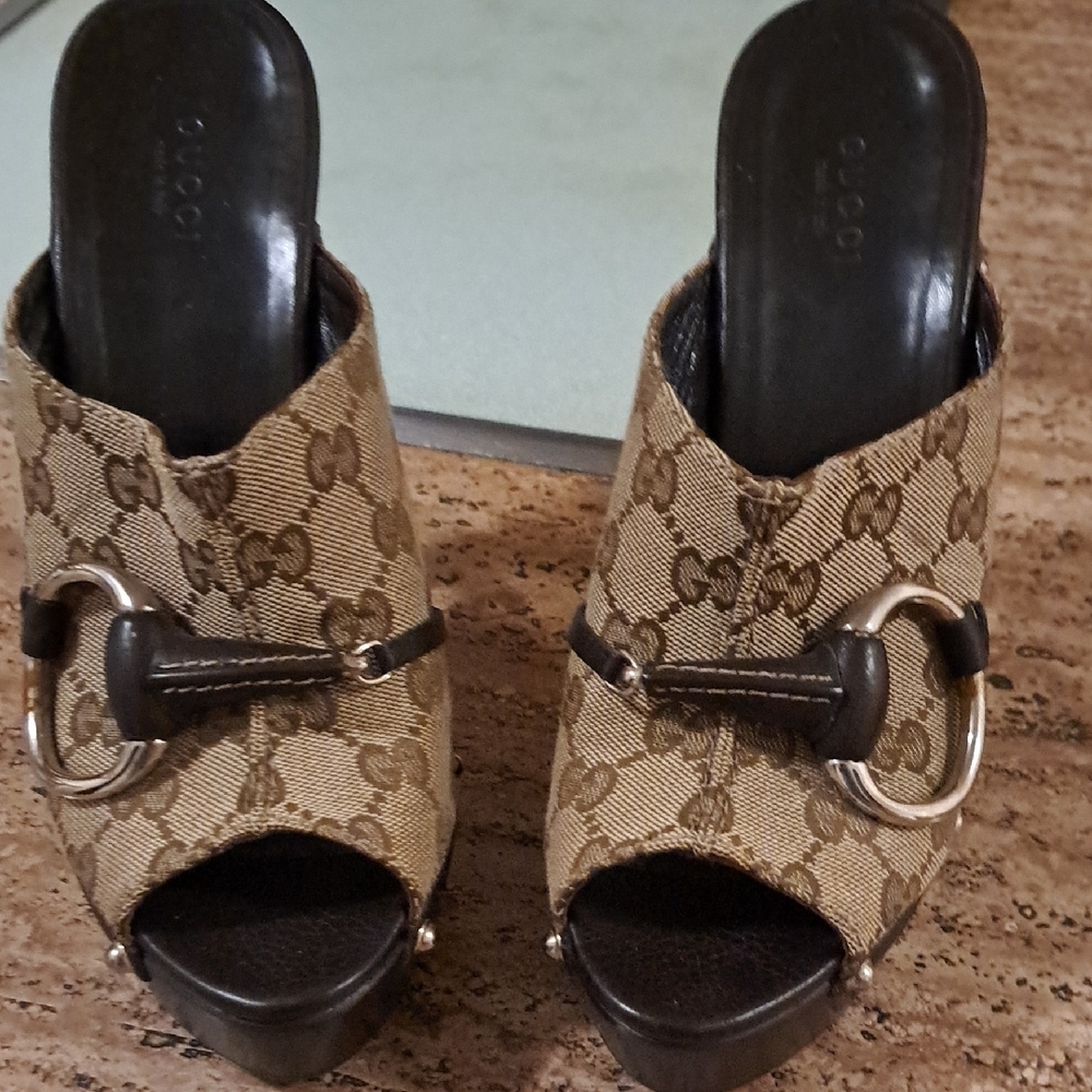 Gucci Women's Tan Open-Toe Mules